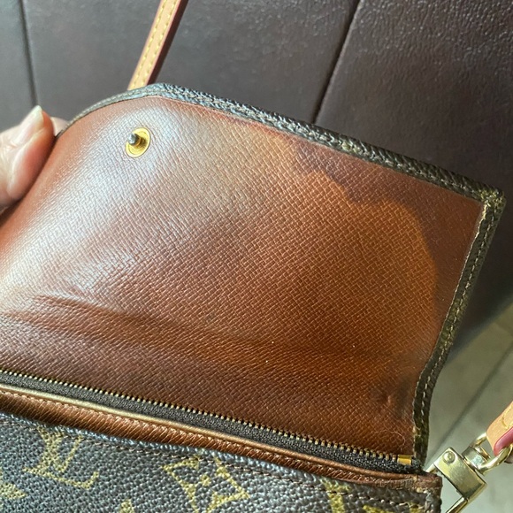 Authenthic Vintage Louis Vuitton  Sarah wallet. - Picture 13 of 16
